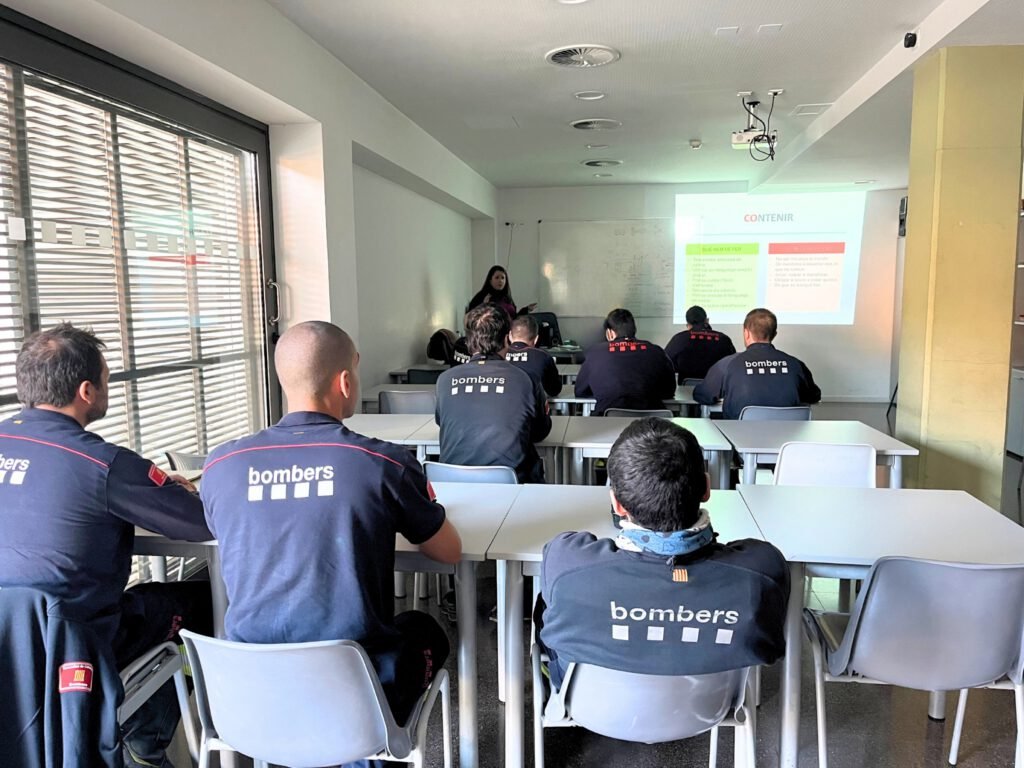 Formación en primeros auxilios psicológicos para un equipo de emergencias