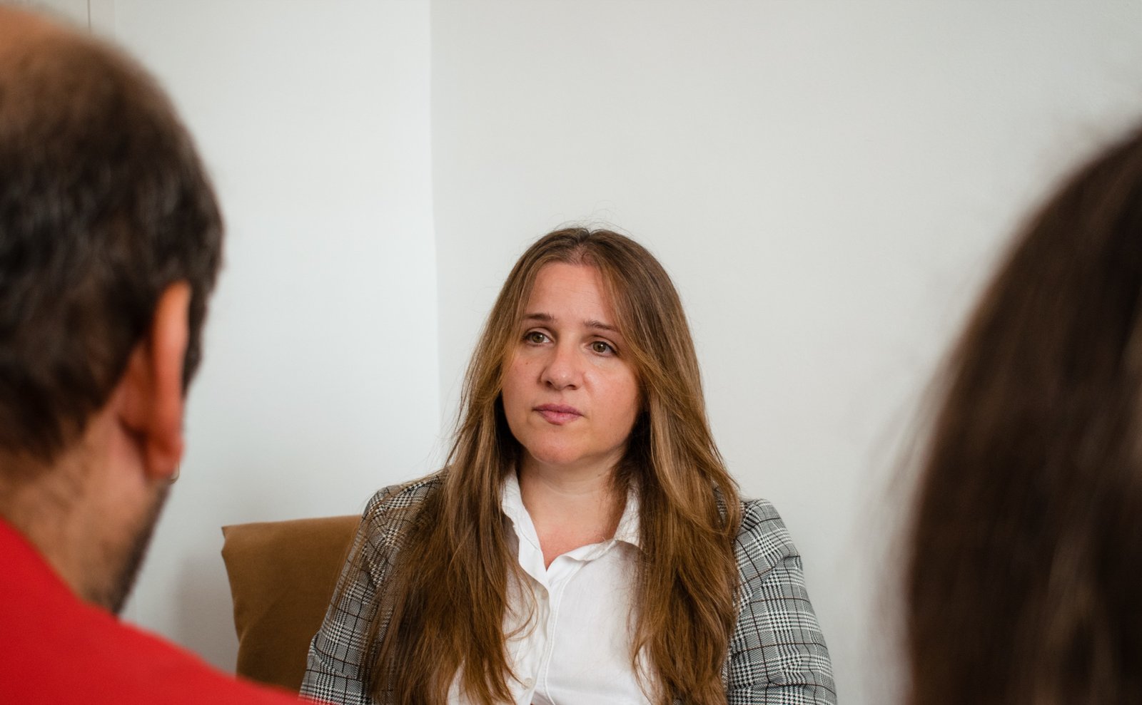 Sesión de terapia de pareja en la consulta de Vanesa Monje